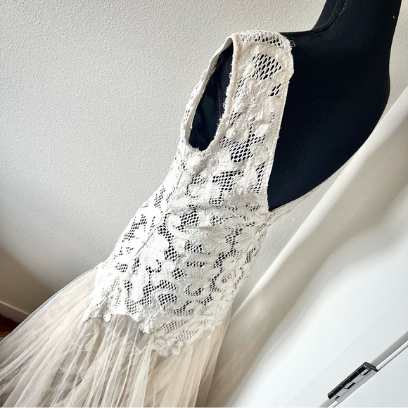RARE • Free People Limited Edition Ana’s White Story Maxi Dress • - Picture 11 of 15